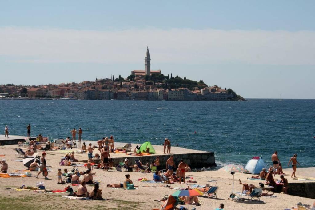 Near Beach - Apartments Marica - Studio Rovinj Bagian luar foto
